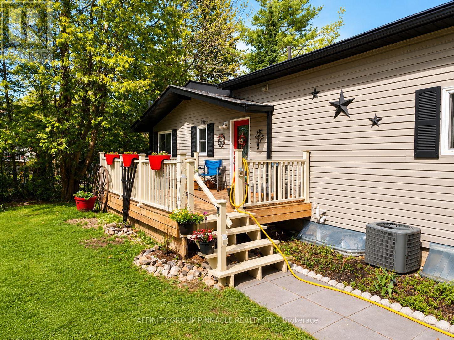 1150 Moore Lake Estates Road, Minden Hills, Ontario  K0M 2L1 - Photo 3 - X12851316