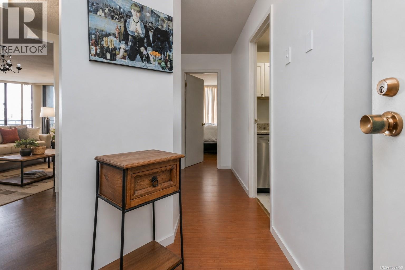 1510 620 Toronto St, Victoria, British Columbia  V8V 1P7 - Photo 2 - 1037799
