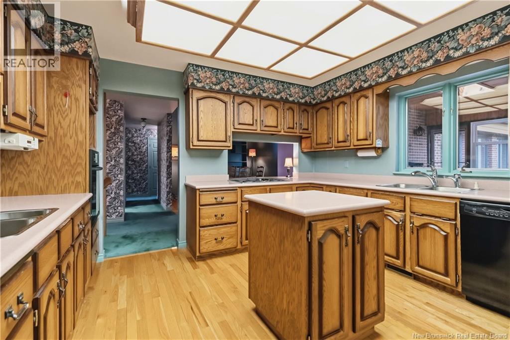 270 Westmount Boulevard, Moncton, New Brunswick  E1E 1V5 - Photo 18 - NB139754