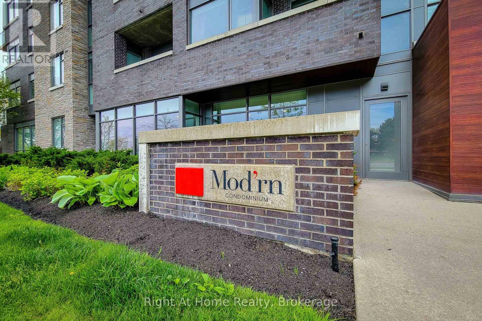 318 - 1284 Guelph Line, Burlington, Ontario  L7P 0T9 - Photo 1 - W13156978