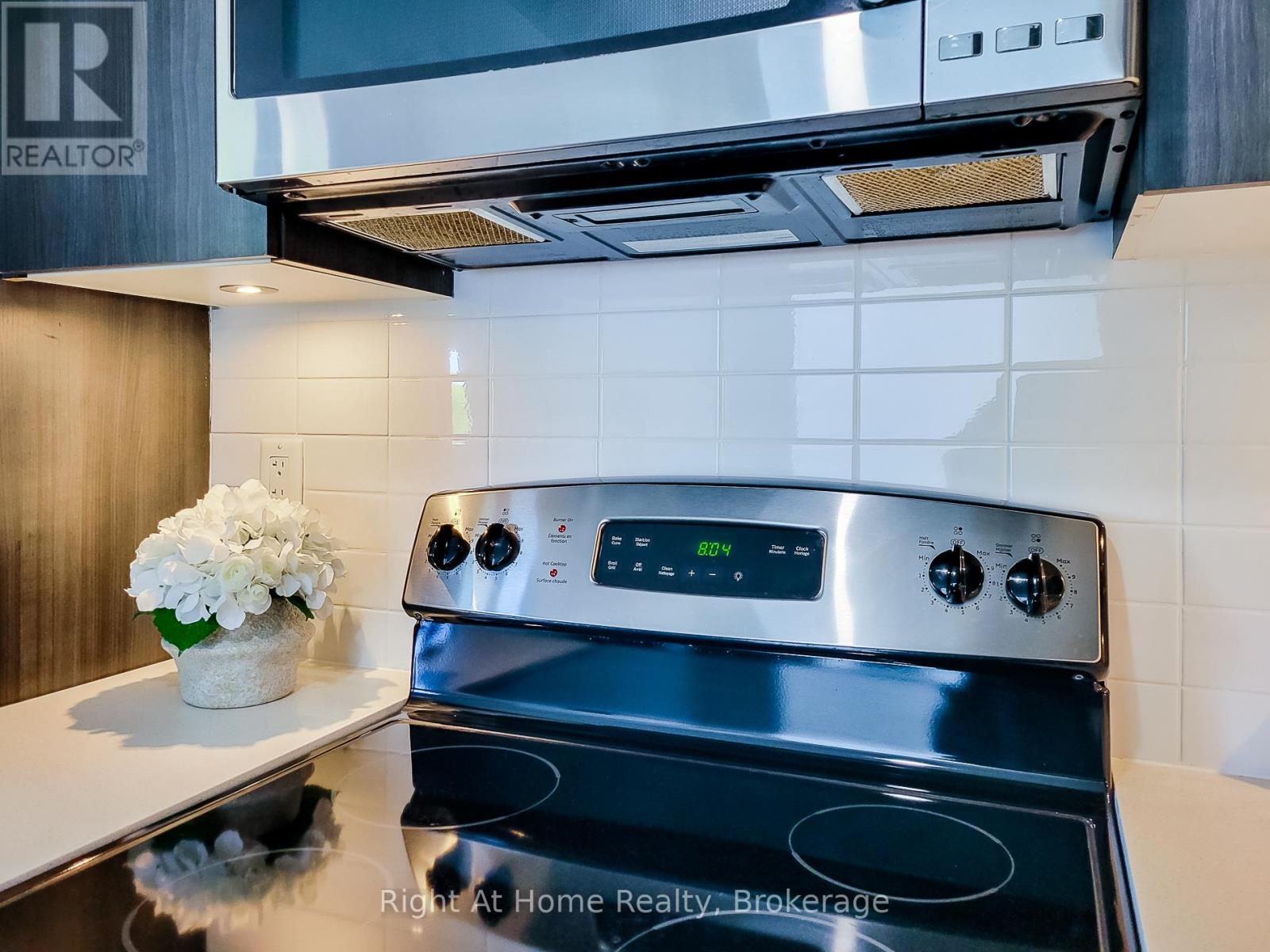 318 - 1284 Guelph Line, Burlington, Ontario  L7P 0T9 - Photo 18 - W13156978