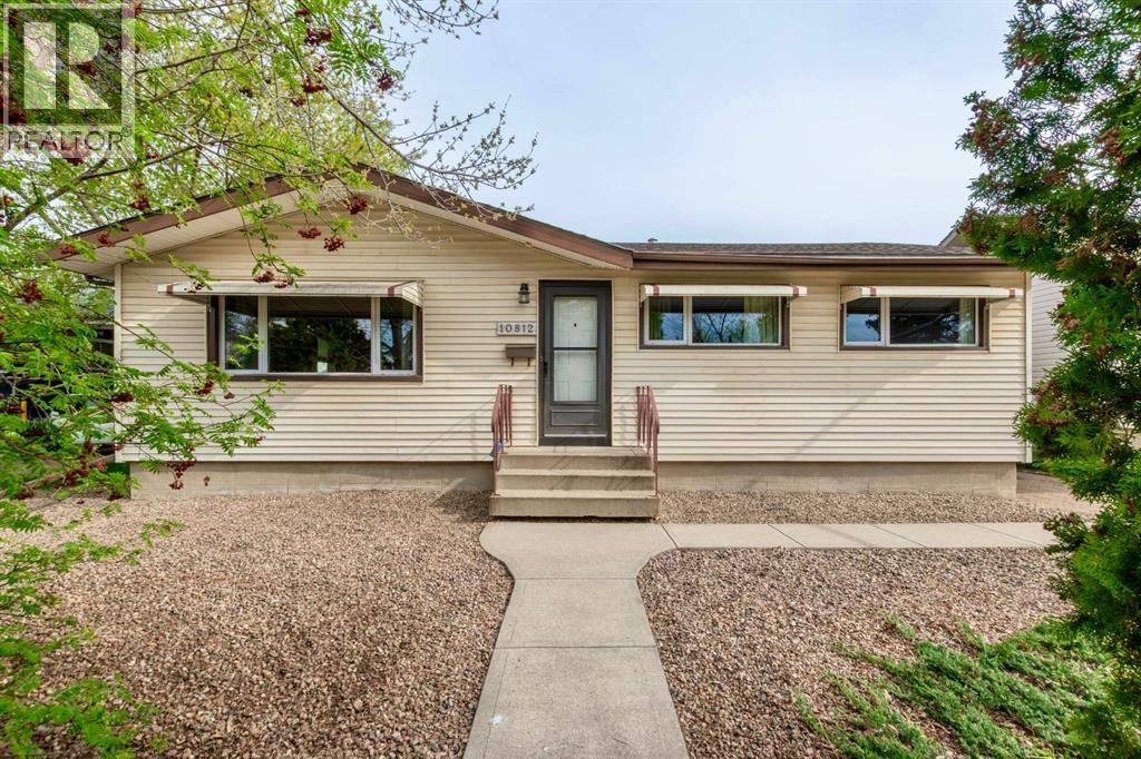 10812 52 Avenue NW, Edmonton, Alberta  T6H 0P3 - Photo 2 - A2311187