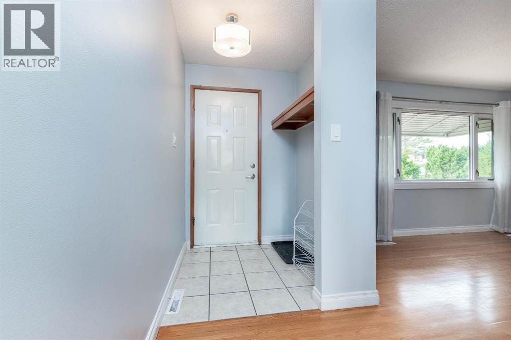 10812 52 Avenue NW, Edmonton, Alberta  T6H 0P3 - Photo 3 - A2311187