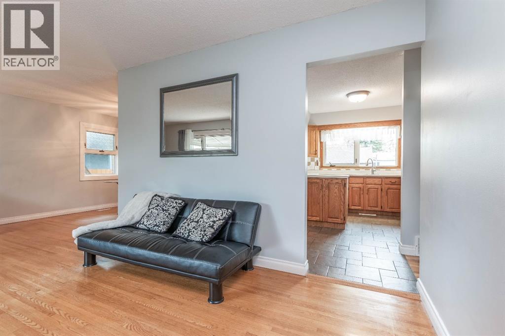 10812 52 Avenue NW, Edmonton, Alberta  T6H 0P3 - Photo 4 - A2311187