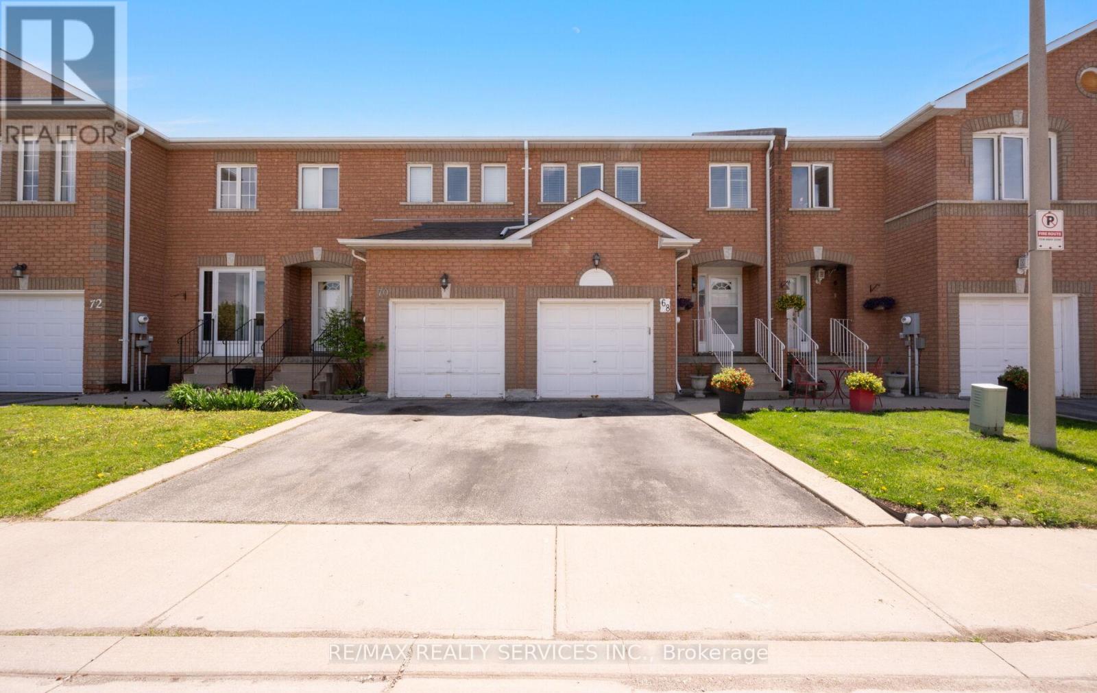 68 - 200 CRESTHAVEN ROAD, Brampton, Ontario