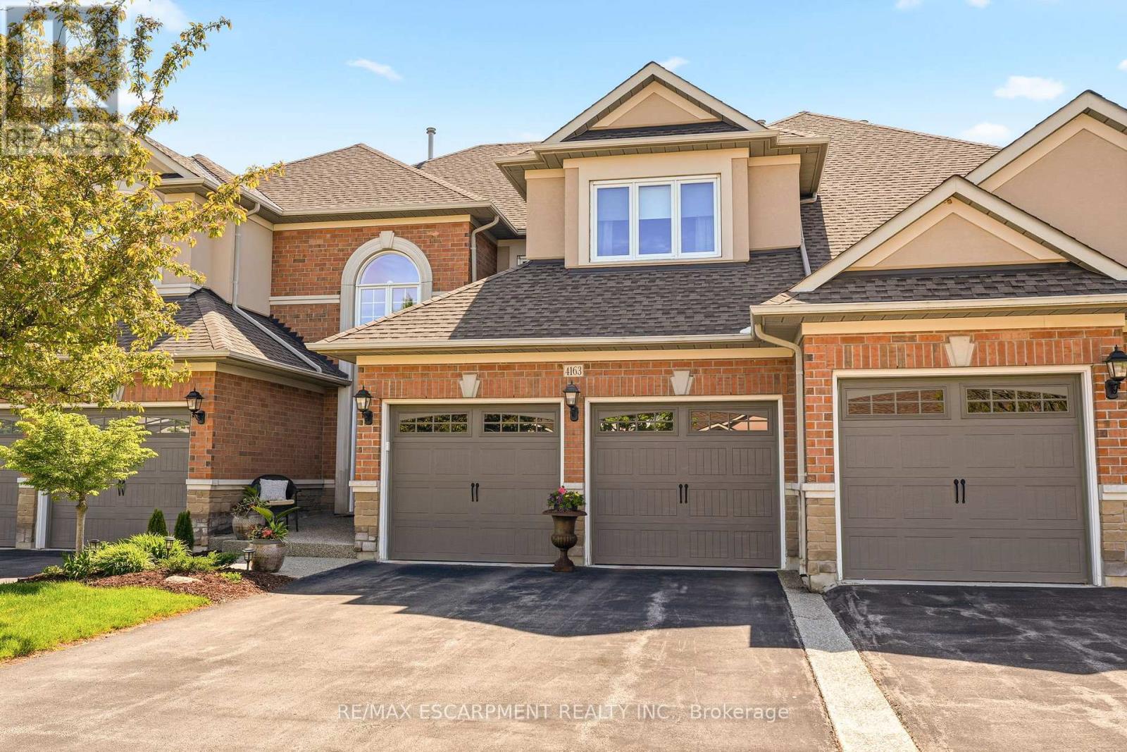 4163 Stonebridge Crescent, Burlington, Ontario  L7M 4N2 - Photo 2 - W13161504