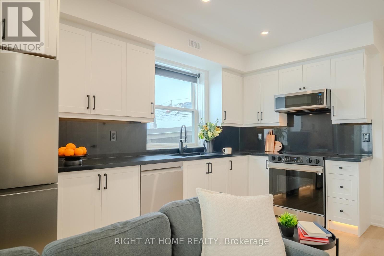 3 - 55 Innes Avenue, Toronto, Ontario M6E 1N1 - Photo 10 - W13161630