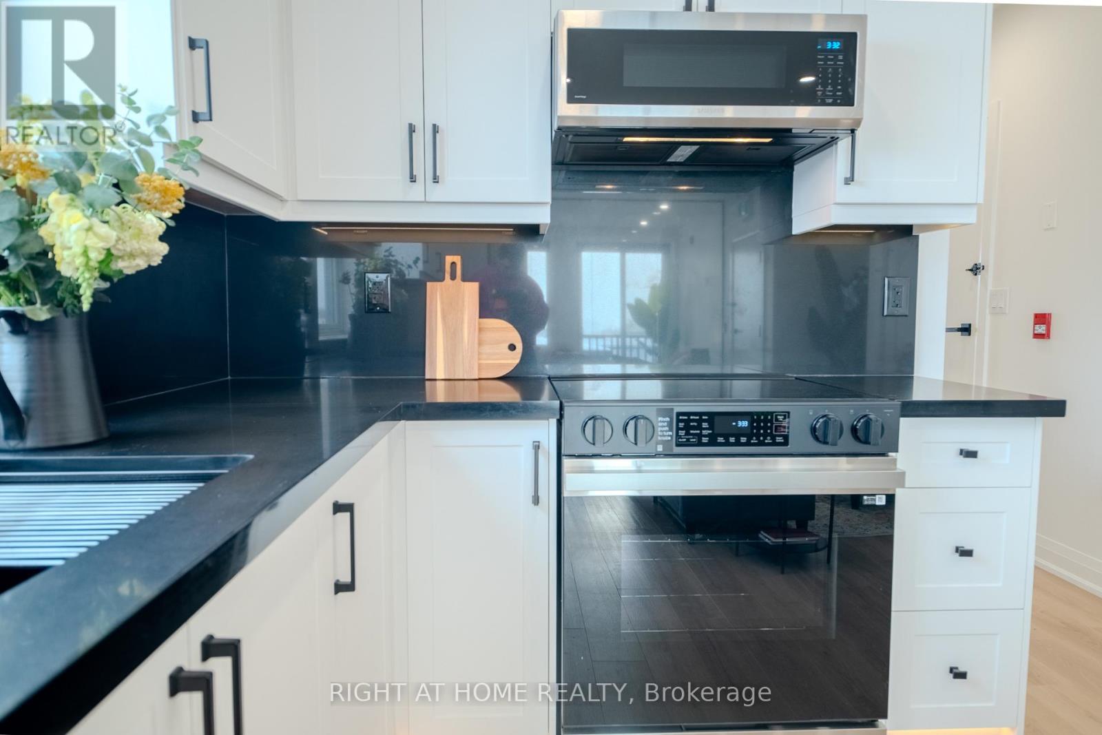 3 - 55 Innes Avenue, Toronto, Ontario M6E 1N1 - Photo 11 - W13161630