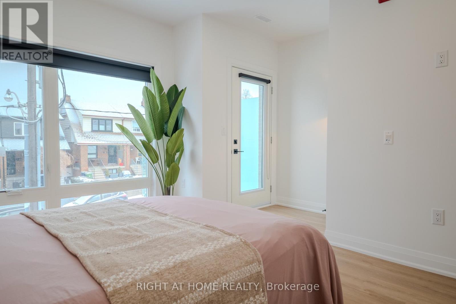 3 - 55 Innes Avenue, Toronto, Ontario M6E 1N1 - Photo 2 - W13161630