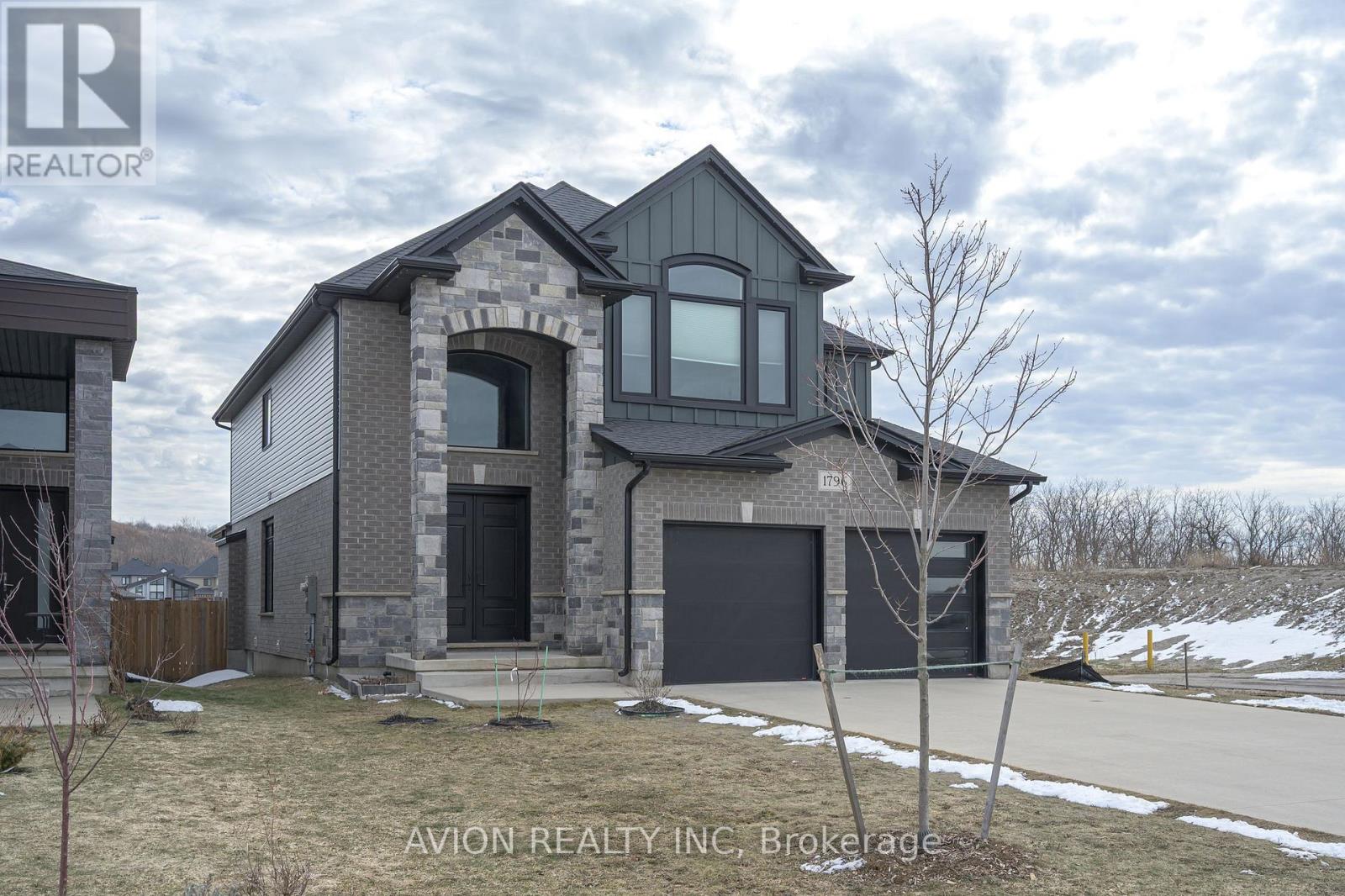 1796 Brayford Avenue, London South, Ontario  N6K 0H4 - Photo 2 - X13034372