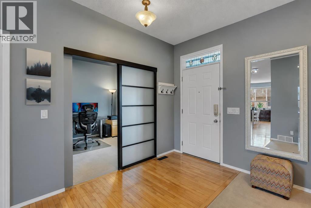104 Prestwick Street SE, Calgary, Alberta  T2Z 4K9 - Photo 4 - A2310550