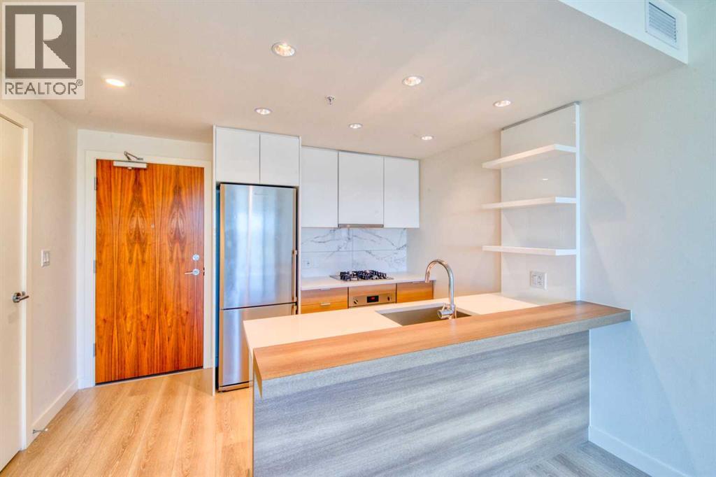 1604, 108 Waterfront Court SW, Calgary, Alberta  T2P 1K7 - Photo 2 - A2313742