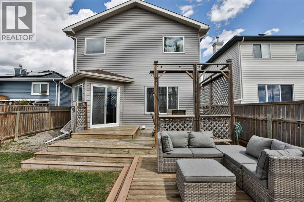 142 Peigan Court W, Lethbridge, Alberta  T1K 7N2 - Photo 2 - A2313633