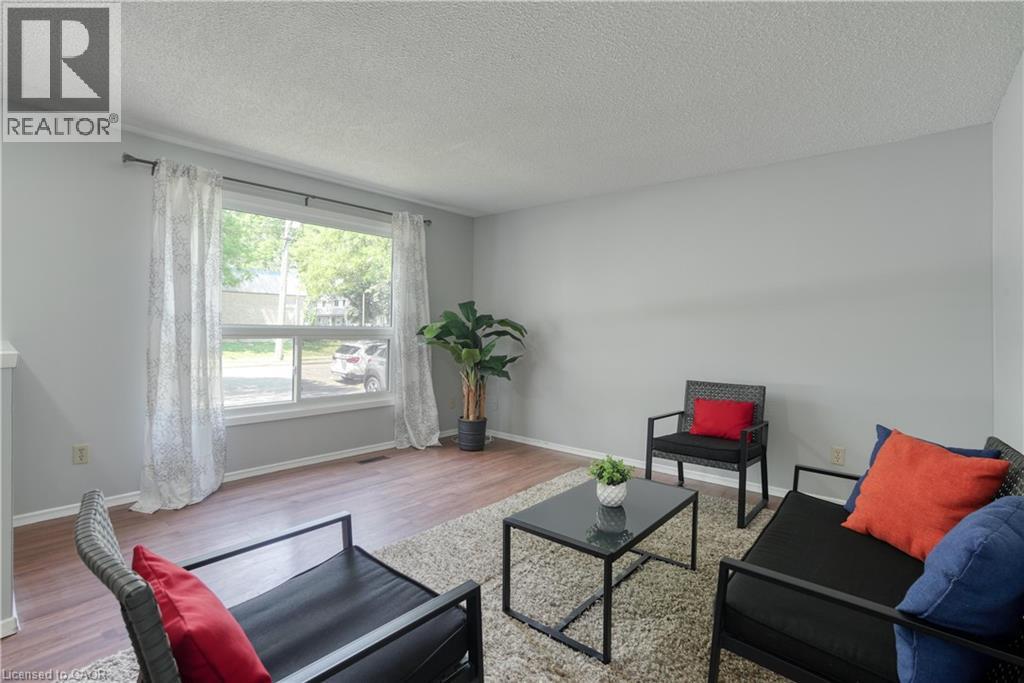 30 Amos Avenue Unit# A, Waterloo, Ontario  N2L 5G3 - Photo 3 - 40832730