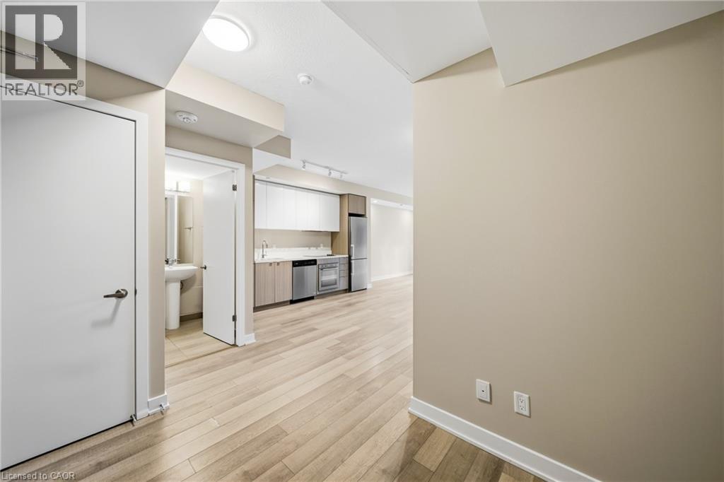 5220 Dundas Street Unit# 209, Burlington, Ontario  L7L 0J4 - Photo 3 - 40830003