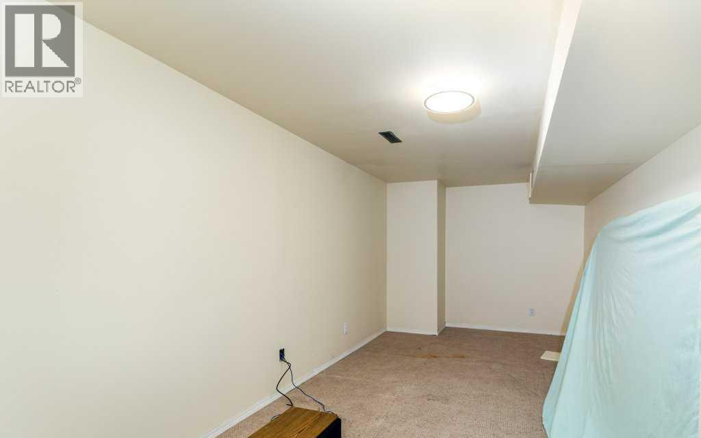 92 Anquetel Street, Red Deer, Alberta  T4R 2K7 - Photo 38 - A2312594