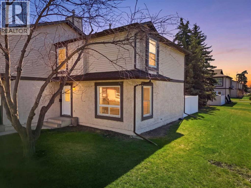 221 Deerpoint Lane SE, Calgary, Alberta