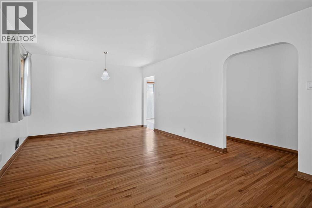 2416 38 Street SW, Calgary, Alberta  T3E 3E5 - Photo 5 - A2306341