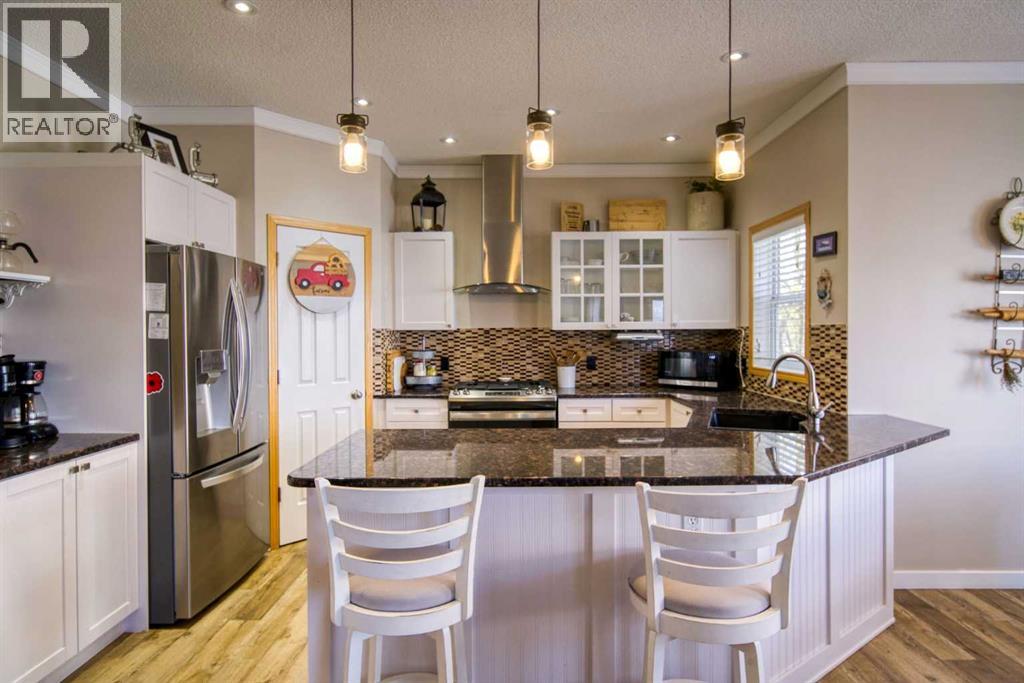 228 Oakmere Place, Chestermere, Alberta  T1X 1L2 - Photo 2 - A2311993