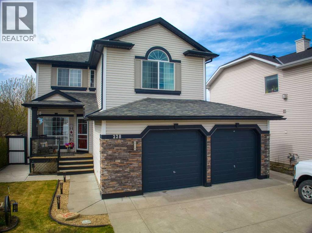 228 Oakmere Place, Chestermere, Alberta