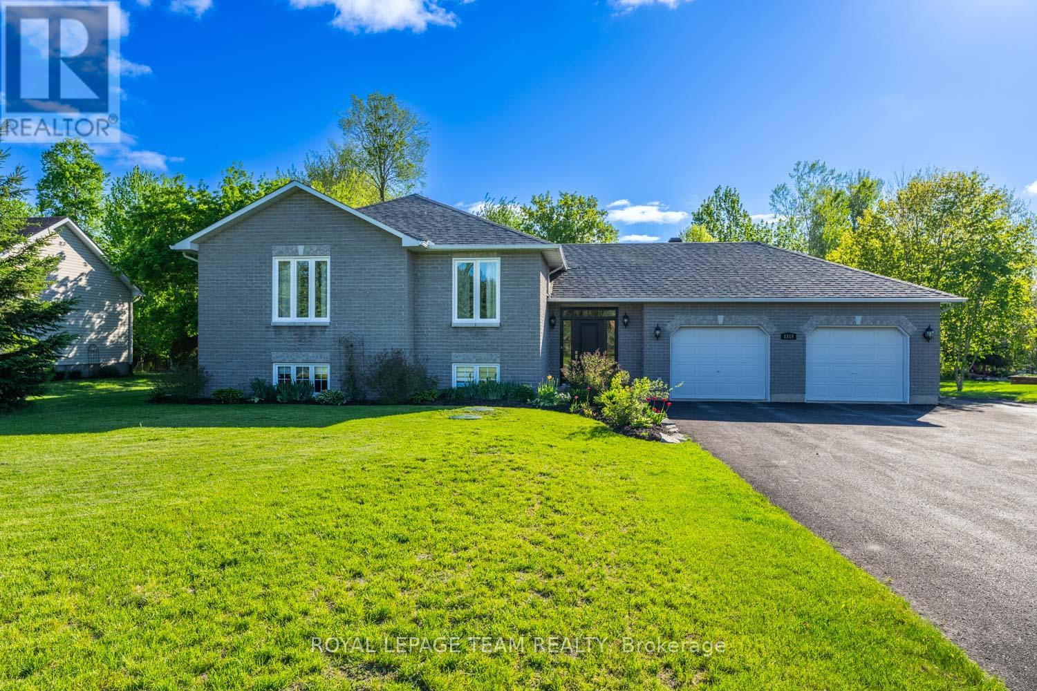 1517 Back Place Avenue, Ottawa, Ontario  K4P 1R3 - Photo 2 - X13162030