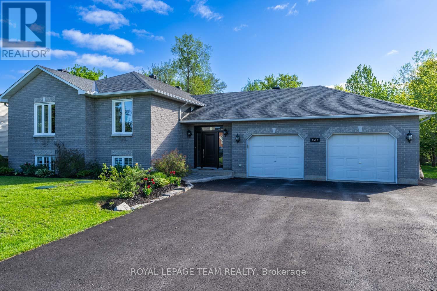 1517 Back Place Avenue, Ottawa, Ontario  K4P 1R3 - Photo 3 - X13162030