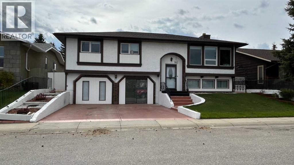 911 12 Street SE, High River, Alberta  T1V 1L2 - Photo 2 - A2313336