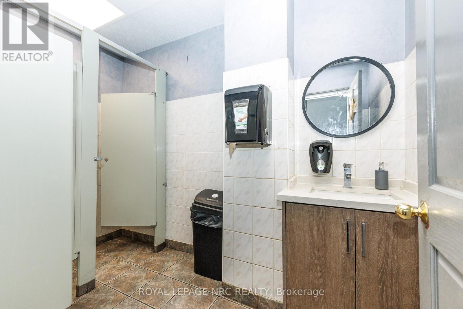 5470 Victoria Avenue, Niagara Falls, Ontario  L2G 3L2 - Photo 12 - X13161710