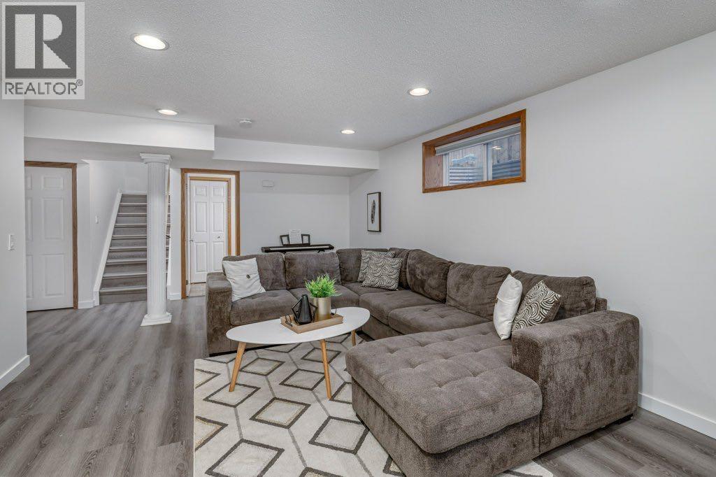 128 Sunterra Heights, Cochrane, Alberta  T4C 1W7 - Photo 32 - A2313862