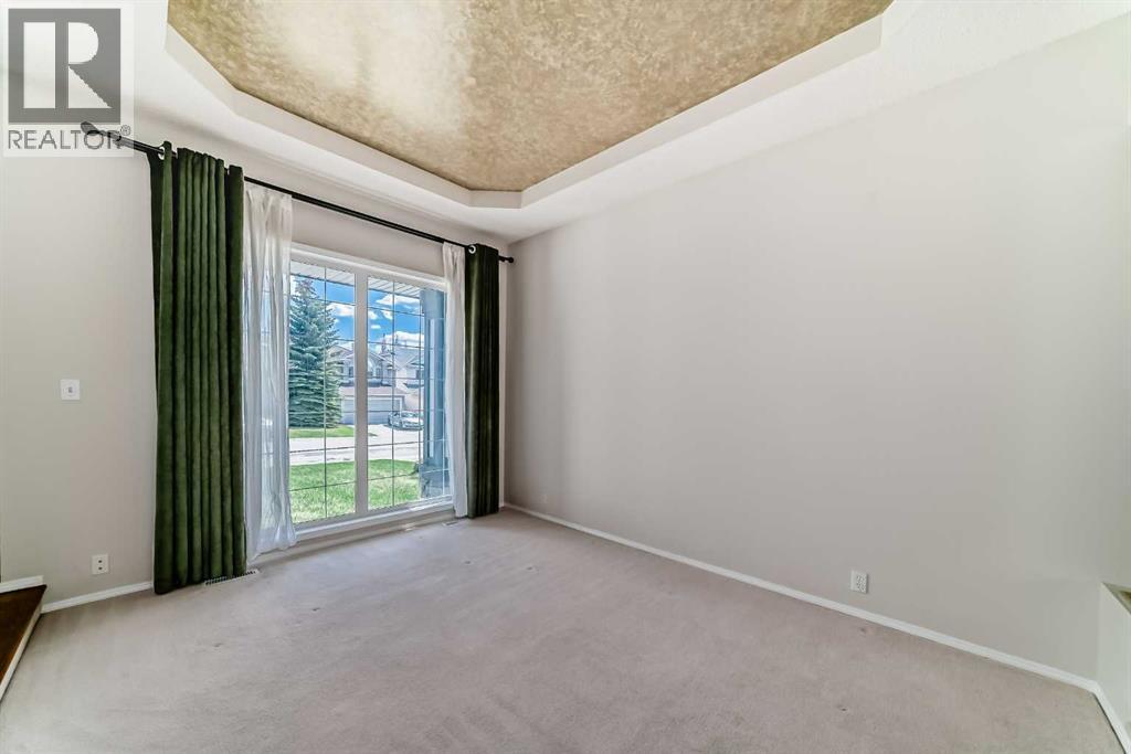 68 Scenic View Close NW, Calgary, Alberta  T3L 1Z7 - Photo 4 - A2312268