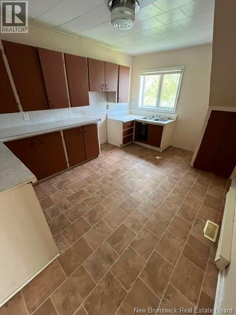 62 Duncan Street, Campbellton, New Brunswick  E3N 2K9 - Photo 7 - NB139973