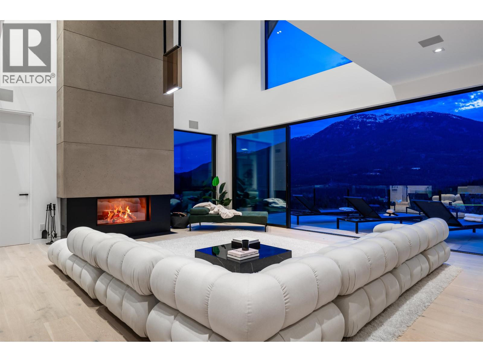 3824 Sunridge Drive, Whistler, British Columbia  V8E 0W1 - Photo 36 - R3126771