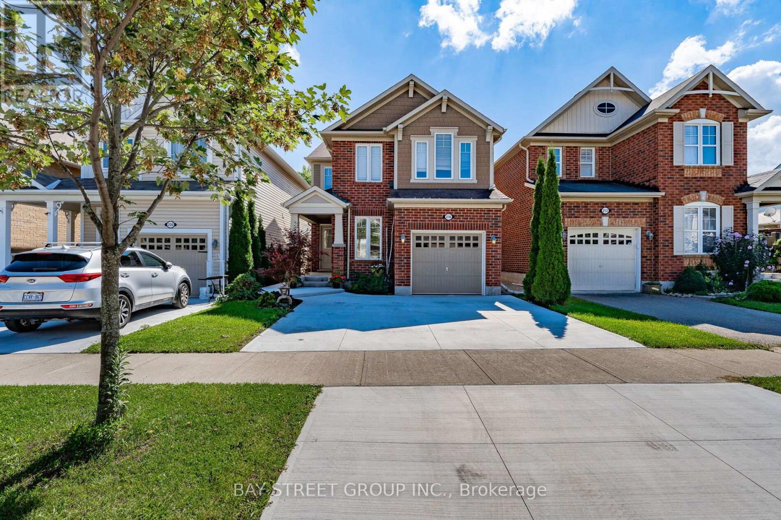 216 EMICK DRIVE, Hamilton, Ontario