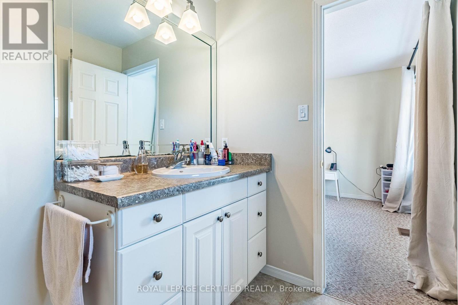 7 - 255 Mount Albion Road, Hamilton, Ontario  L8K 6P7 - Photo 8 - X12999936