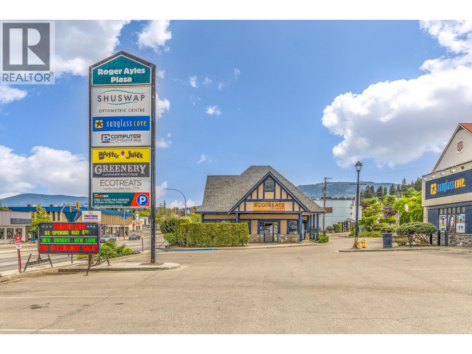 190 Trans Canada Highway NE, Salmon Arm, British Columbia  V1E 2S6 - Photo 2 - 10386977