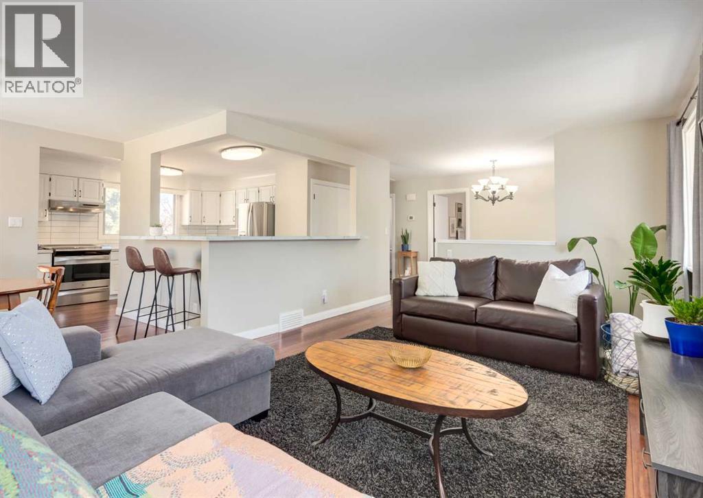 10012 Oakfield Drive SW, Calgary, Alberta  T2V 4B4 - Photo 10 - A2309361