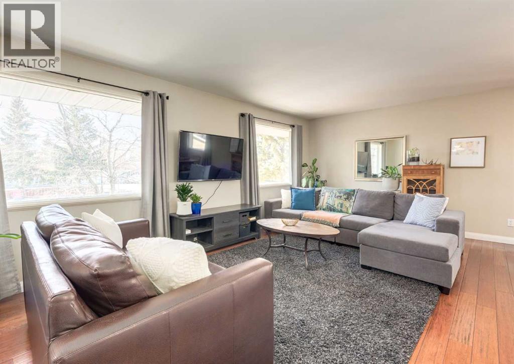 10012 Oakfield Drive SW, Calgary, Alberta  T2V 4B4 - Photo 7 - A2309361
