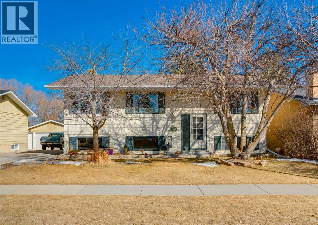 10012 Oakfield Drive SW, Calgary, Alberta  T2V 4B4 - Photo 2 - A2309361