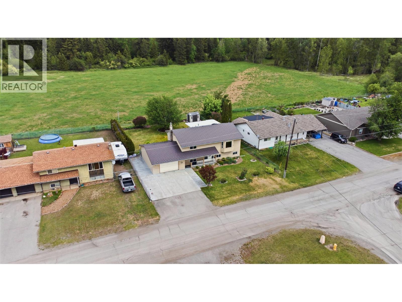 723 Eastwood Road, Lumby, British Columbia  V0E 2G7 - Photo 4 - 10388497