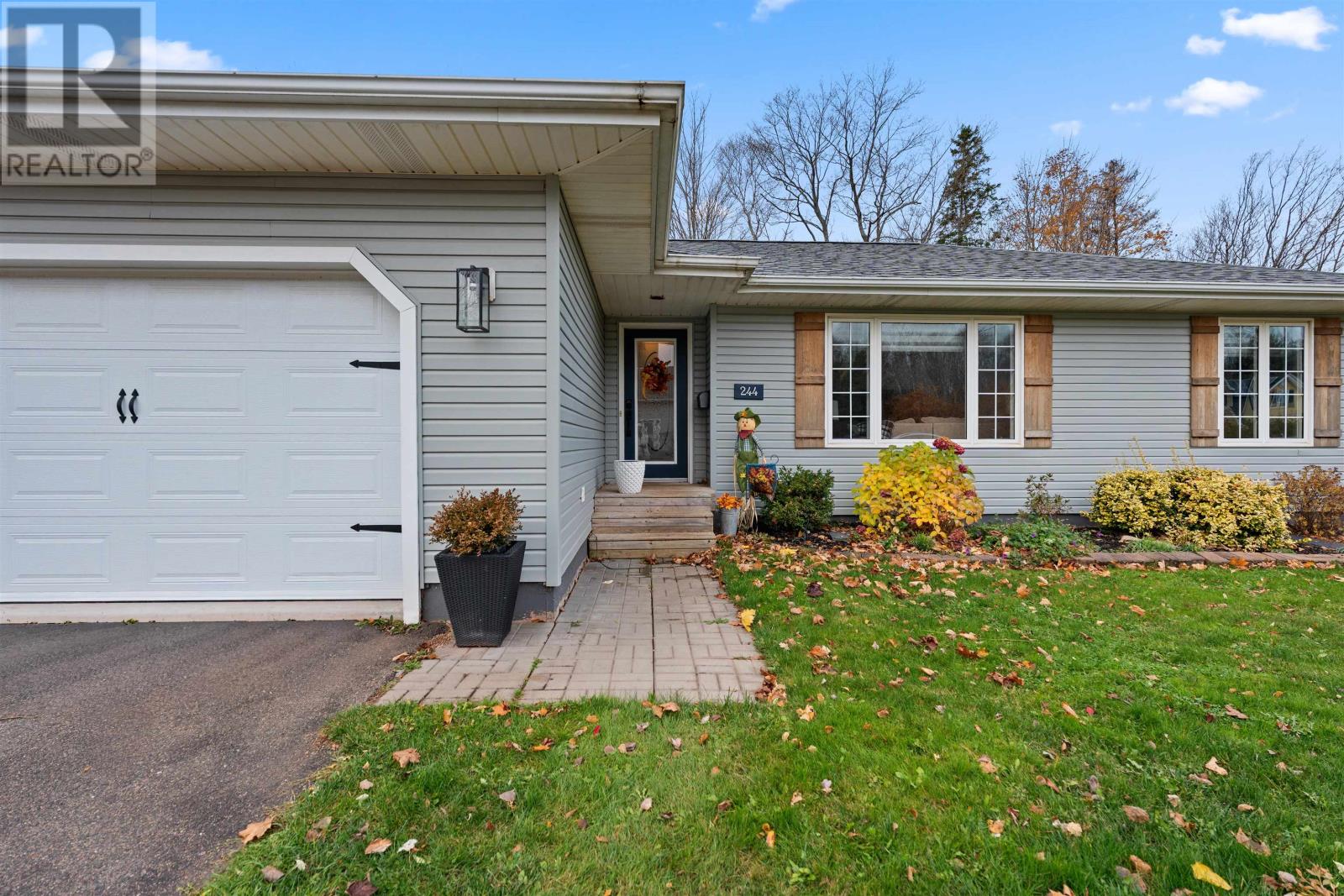 244 Colin Avenue, Summerside, Prince Edward Island  C1N 5W6 - Photo 5 - 202611837