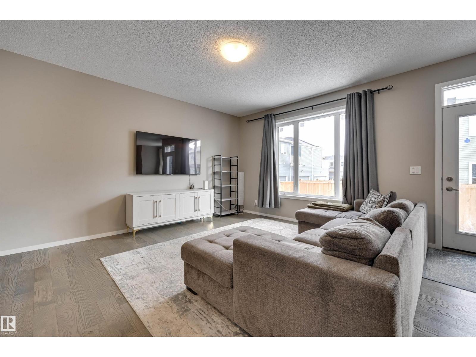 2031 207 St NW, Edmonton, Alberta  T6M 1R7 - Photo 3 - E4472218