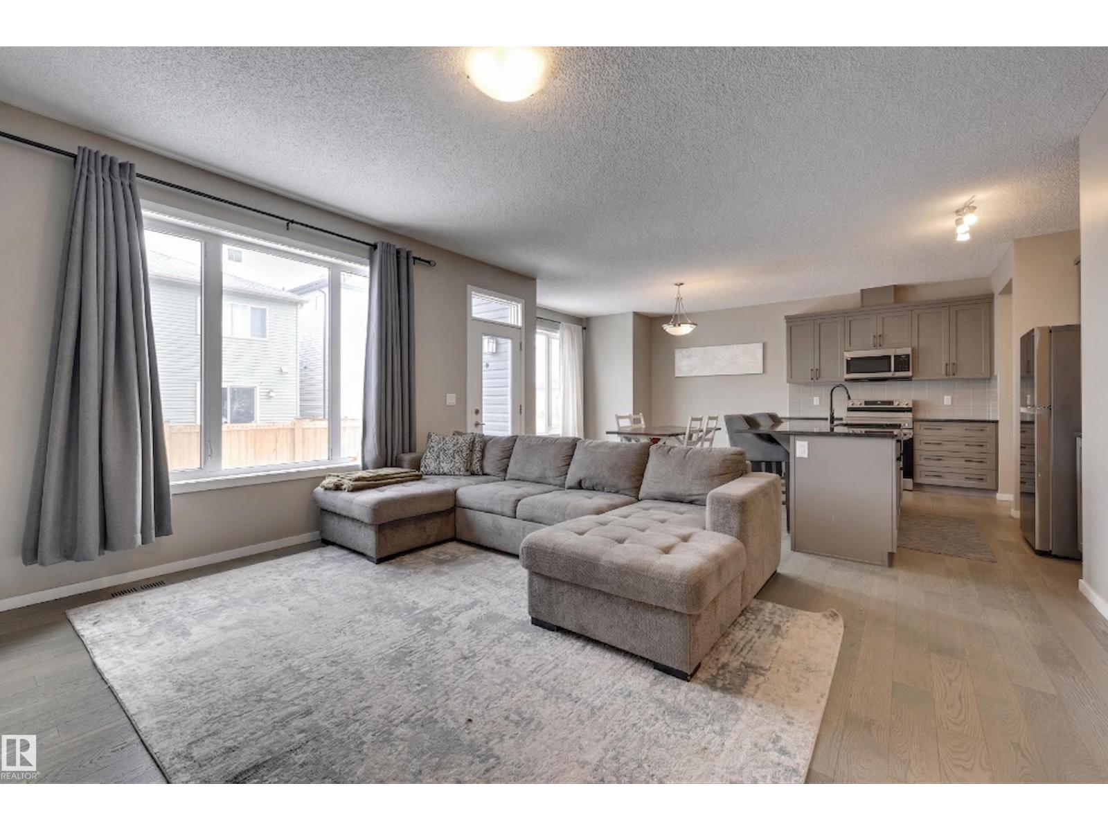 2031 207 St NW, Edmonton, Alberta  T6M 1R7 - Photo 2 - E4472218