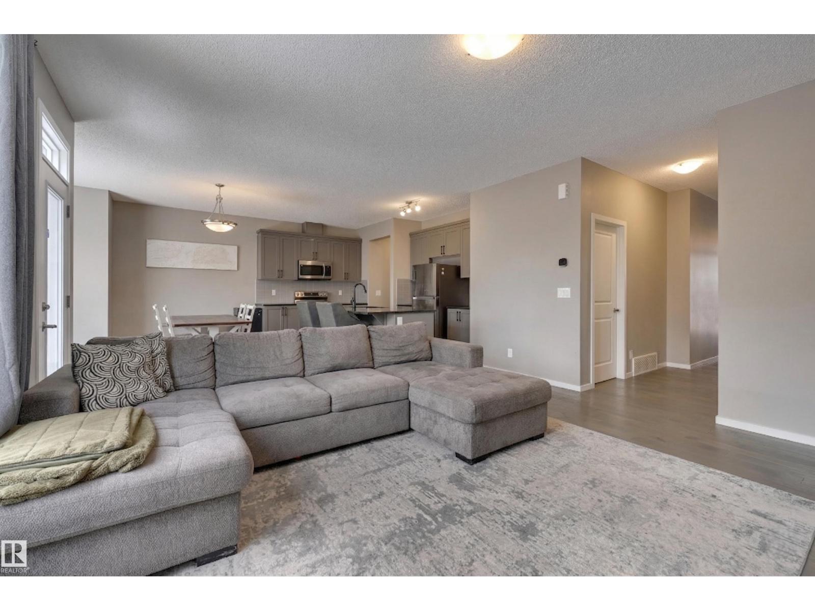 2031 207 St NW, Edmonton, Alberta  T6M 1R7 - Photo 4 - E4472218