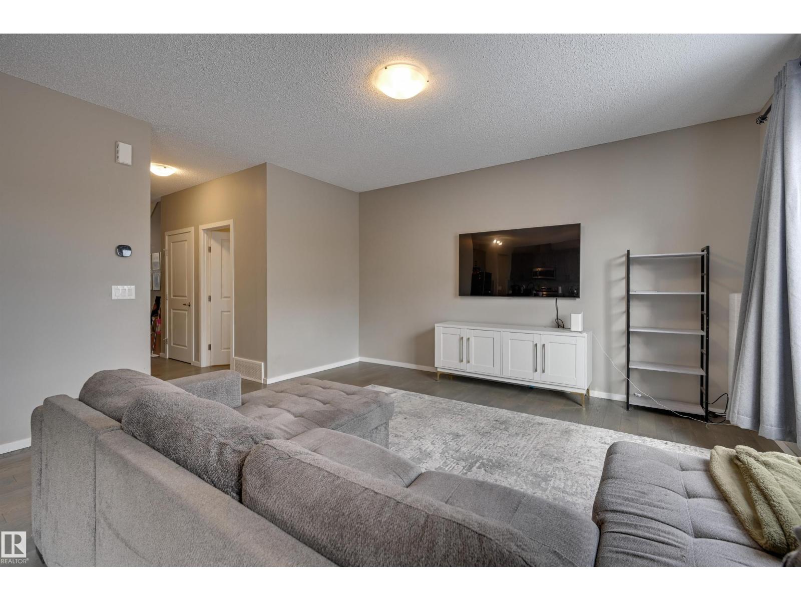 2031 207 St NW, Edmonton, Alberta  T6M 1R7 - Photo 5 - E4472218