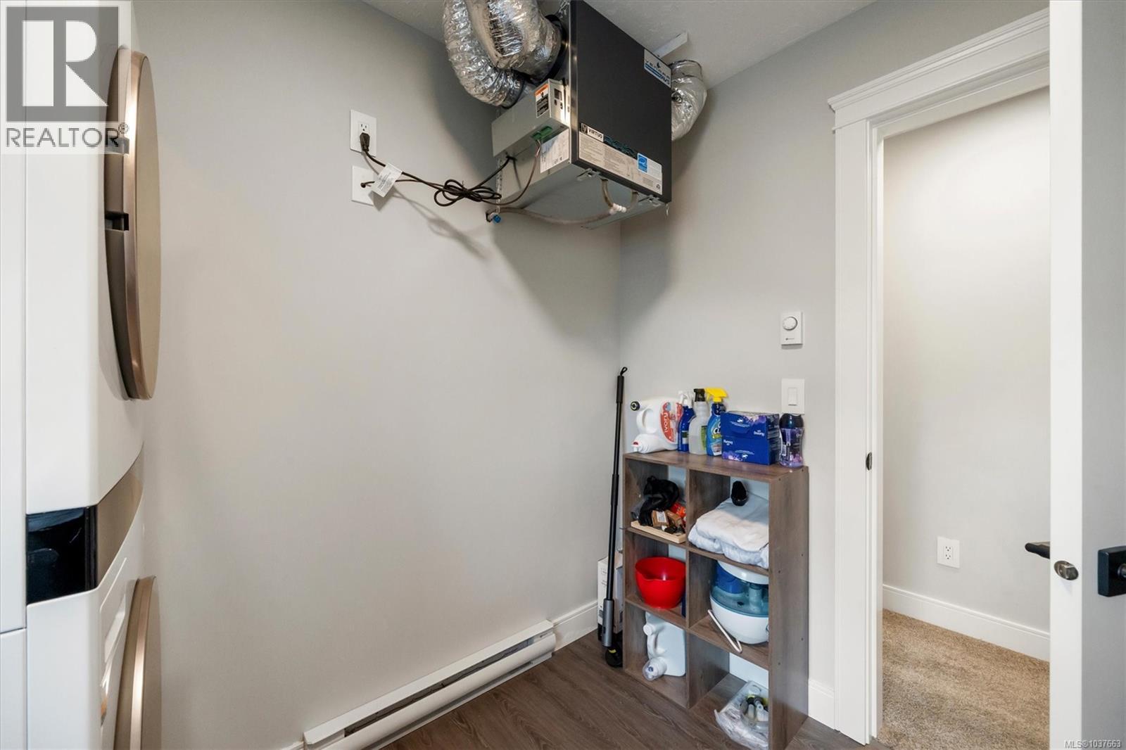 B 240 Woods Ave, Courtenay, British Columbia  V9N 3Y8 - Photo 47 - 1037663