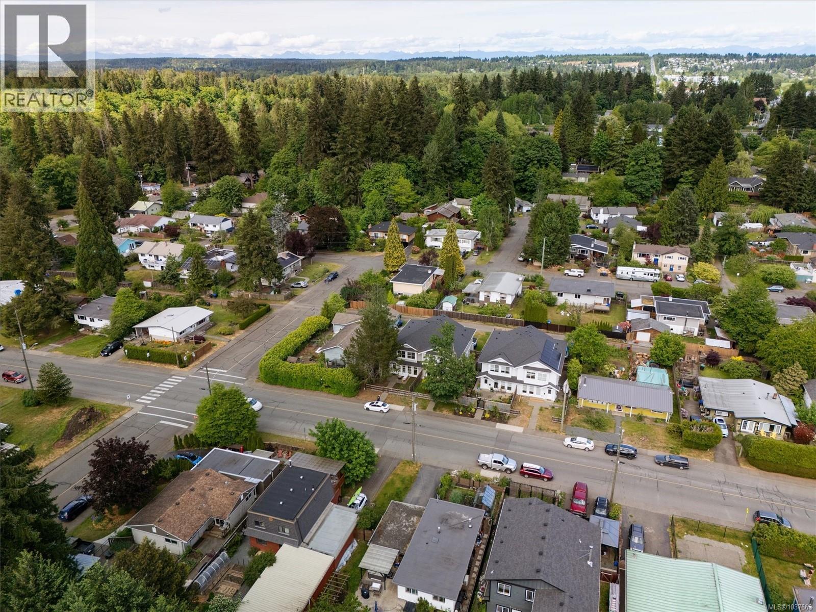B 240 Woods Ave, Courtenay, British Columbia  V9N 3Y8 - Photo 49 - 1037663
