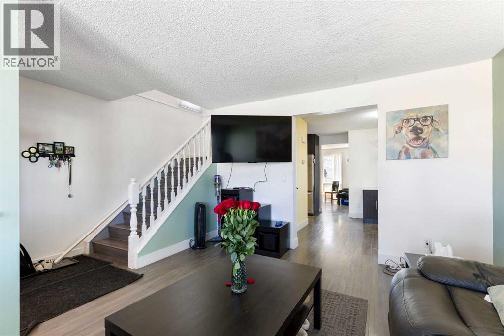 21 Mckernan Road SE, Calgary, Alberta  T2Z 1S7 - Photo 9 - A2309974