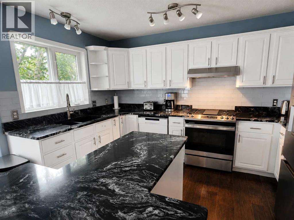 6 Cambria Place, Strathmore, Alberta  T1P 1L9 - Photo 7 - A2312661