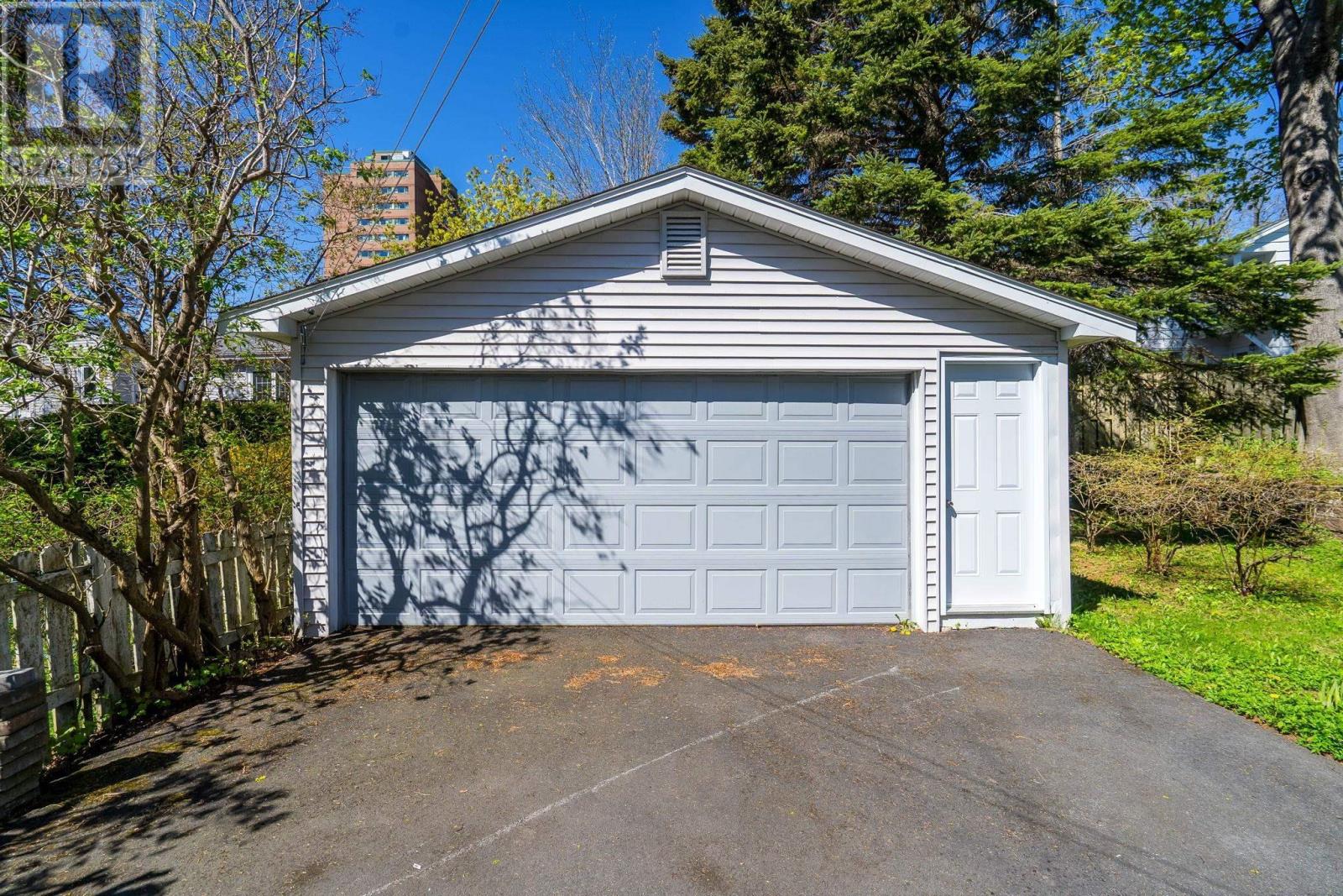 876 Bridges Street, Halifax, Nova Scotia  B3H 2Z7 - Photo 39 - 202611832