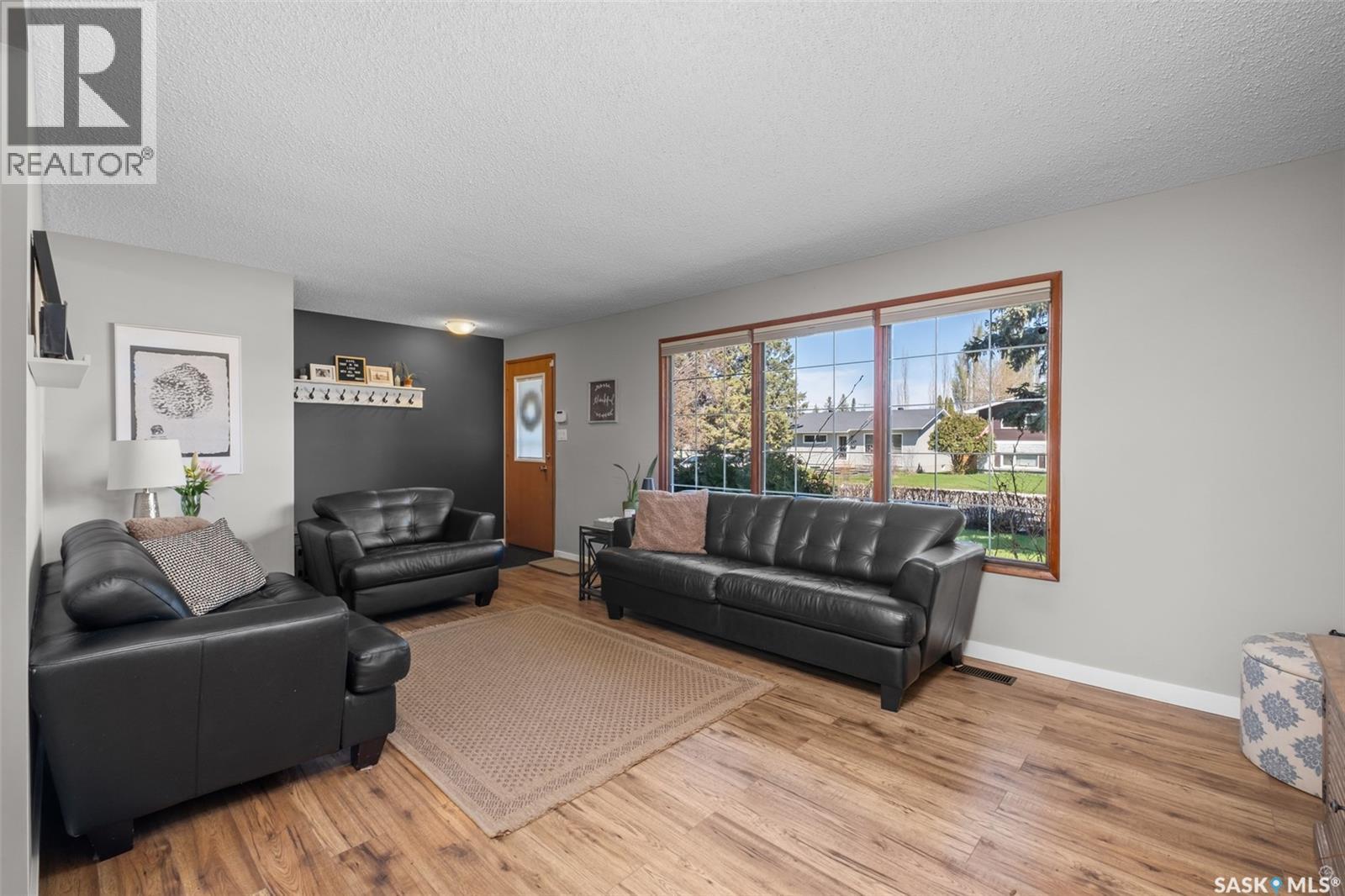 575 27th Street W, Prince Albert, Saskatchewan  S6V 4S4 - Photo 10 - SK036854